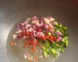 A picture of step 3 of Tomato and egg sauce.