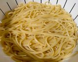 Foto del paso 1 de la receta: Nidos de tallarín y huevo