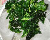 รูปขั้นตอนการทำที่ 3 ของ ผัดกระเพรา​หมูสับ​ ไข่​เยี่ยวม้า