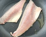 Foto del paso 2 de la receta: Lubina a la espalda express