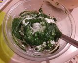 Foto del passaggio 2 della ricetta Polpette al forno ricotta e spinaci, con ricotta dura