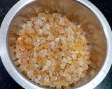 बेसन गोंद घी लेफ्टओवर लड्डु(Besan Gond Ghee Leftover Laddu recipe in Hindi) रेसिपी चरण 1 फोटो