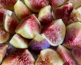 Une image de l'étape 3 de Tarte figues, chèvre et pignons.