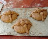 Foto del paso 5 de la receta: Pan de muerto de guayaba