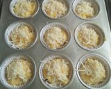 Foto langkah ke 5 dari resep Cheese Custard Muffin.