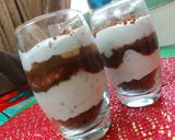 A picture of step 7 of Kitkat Layered cream cheese Parfait.