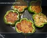 A picture of step 6 of Stuffed capsicum rings.