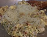Foto langkah ke 6 dari resep Bihun Goreng Ayam Toge.