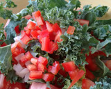 Foto del paso 7 de la receta: Tortitas de calabacín, ensalada de Kale, cañamonesa y Agua de Mar