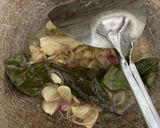 Foto langkah ke 2 dari resep Nasi liwet daun jeruk cumi asin.