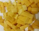 Hình bước làm 1 của món Chả Giò Xoài Thanh Long