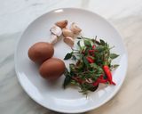 รูปขั้นตอนการทำที่ 1 ของ ไข่หน้านุ่ม~ราดซอสไทบ้าน Soft Omelette ~ with Thai sauce