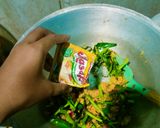 Foto langkah ke 4 dari resep Tumis Kangkung Oncom.