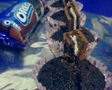 A picture of step 3 of Oreo Muffins.