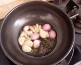 Foto langkah ke 2 dari resep Mi Telur 3 Ayam Kuah Tektek.
