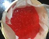 A picture of step 5 of Rose flavoured steamed Sago-pandan cake.