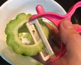 Hình bước làm 2 của món Salad khổ qua