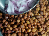 चटपटे बघरे हुए चने(chatpate bghare hue chane recipe in hindi)