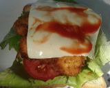 Hình bước làm 9 của món Sandwich gà giòn cay