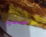 Foto langkah ke 3 dari resep Telur Dadar Roti Tawar.
