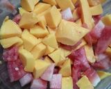 A picture of step 1 of Fruit salsa.