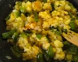Foto del paso 4 de la receta: Tortilla de patatas con cebolla y pimientos verdes