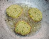 A picture of step 3 of Parippu vada.