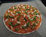 صورة لخطوة 1 من وصفة بيتزا بخبز تورتيلا 🍕