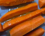 Foto del paso 3 de la receta: Zanahorias horneadas con tomillo, ajo y AOVE 🥕como guarnición, snack saludable o en ensalada