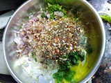 चीझ फ्लफ्फी एग इन खुबुस (cheese fluffy egg and khubus recipe in marathi)