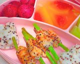 Hình bước làm 2 của món Chả tôm quinoa bọc đậu côve (baby food)