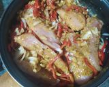 Foto del paso 3 de la receta: Bifes de pechuga de pollo salteado y acompañado con arroz.