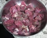 Foto del paso 1 de la receta: Carne guisada con papas y maíz 🌽