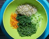 Foto langkah ke 1 dari resep Urab Daun Kelor.