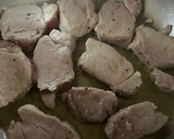 Foto del paso 4 de la receta: Solomillo de cerdo en olla exprés y compota de perelló