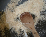 Foto langkah ke 1 dari resep Biji Ketapang (dengan kelapa parut dan bubuk cinnamon).