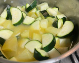 Foto del paso 3 de la receta: Crema de calabacín y patata 🥒🥔