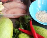 Ayam Ngohiong Wijen - salad mangga langkah memasak 1 foto