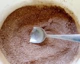 A picture of step 4 of Milk crackers with chocolate sauce.