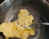 A picture of step 1 of Cheese Garlic Butter Pav.