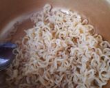 Foto langkah ke 1 dari resep Martabak mie daun kelor.