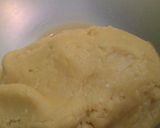 Foto langkah ke 2 dari resep Kastengel Renyah Tanpa Mixer Tanpa Oven.