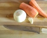 Kolbászos-sárgarépás-köleses egytál recept fázis 1 fotója