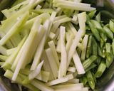 Foto langkah ke 1 dari resep Ketupat sayur enak mudah.