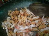 Kaldu bubuk dari kulit dan kepala udang