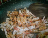 Foto langkah ke 1 dari resep Kaldu bubuk dari kulit dan kepala udang.