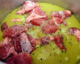 Foto del paso 4 de la receta: Carne en salsa con tomates asados, patatas y pimientos fritos