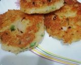 A picture of step 1 of Potato Poha Tikki Burger.