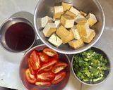 A picture of step 1 of Simple Crab Rice Noodle Soup (Bún riêu cua đồng).