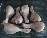 Foto del paso 2 de la receta: Muslitos con verduras al horno